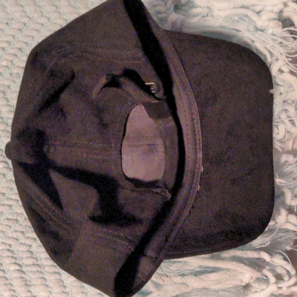 Black Hat - Picture 3 of 5